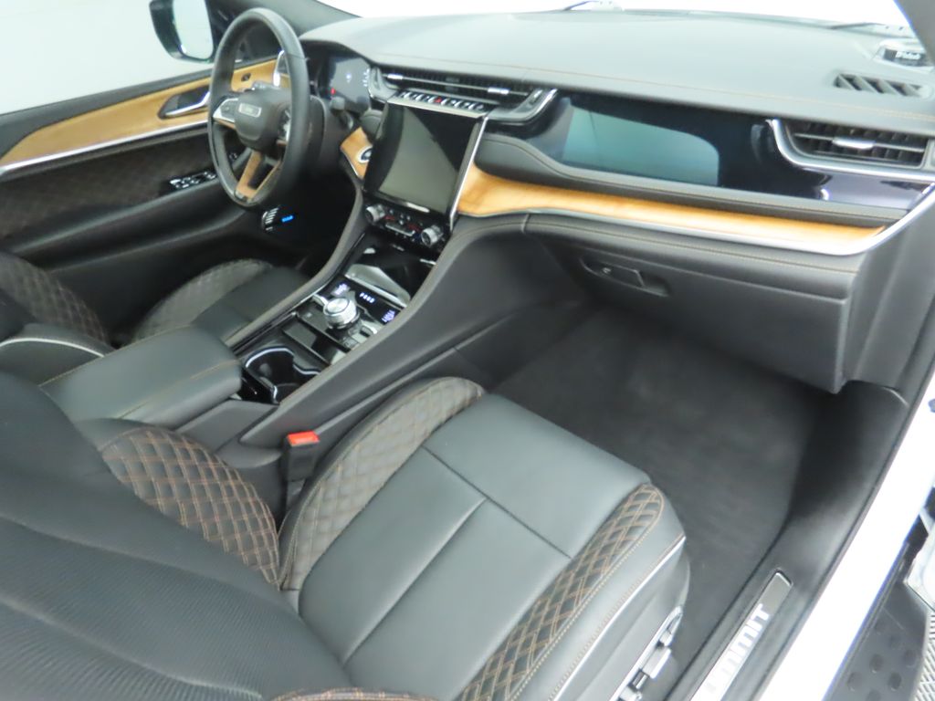 Thumbnail: 2023 Jeep Grand Cherokee L - 18