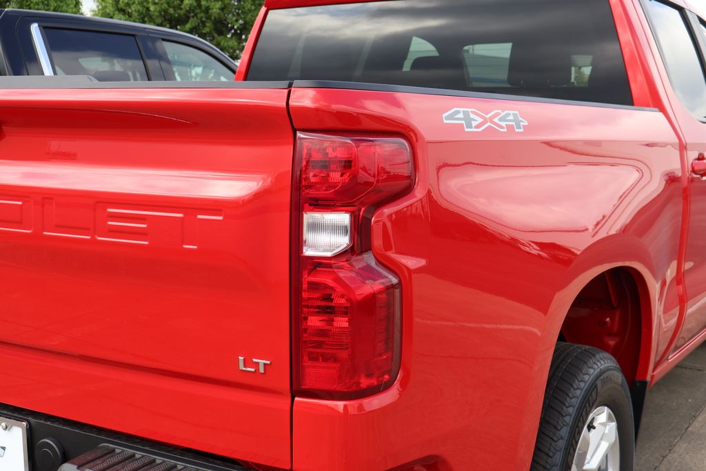 2025 Chevrolet Silverado 1500 LT 9