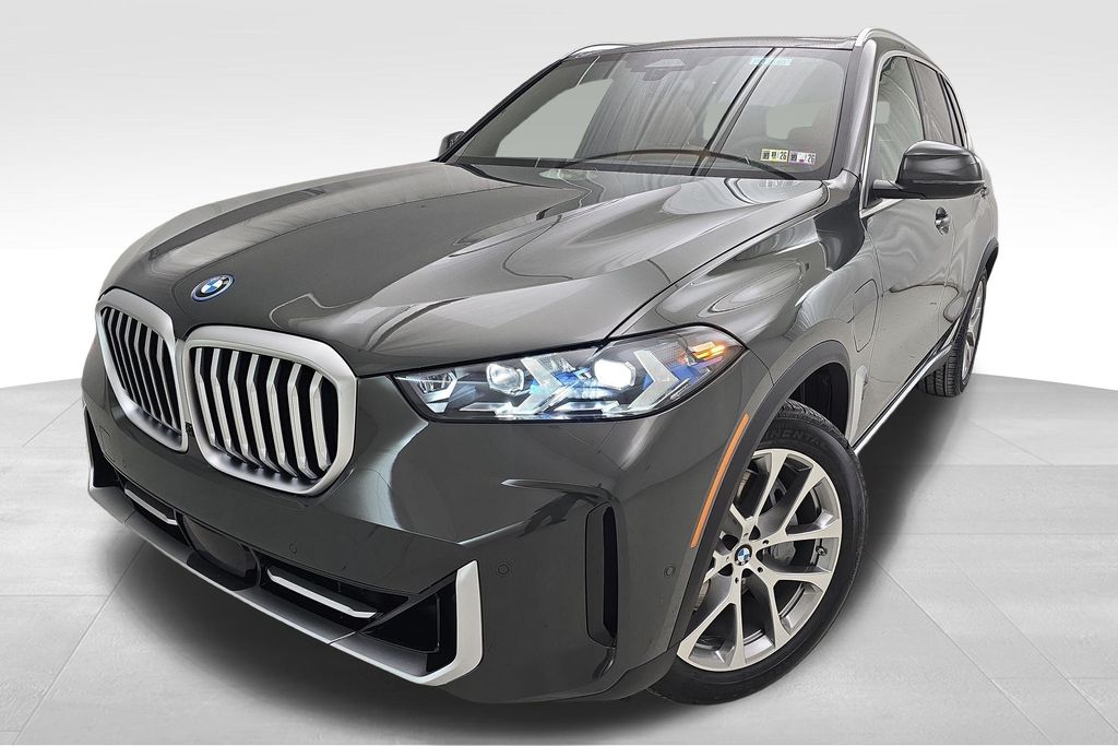 2026 BMW X5 50e's photo