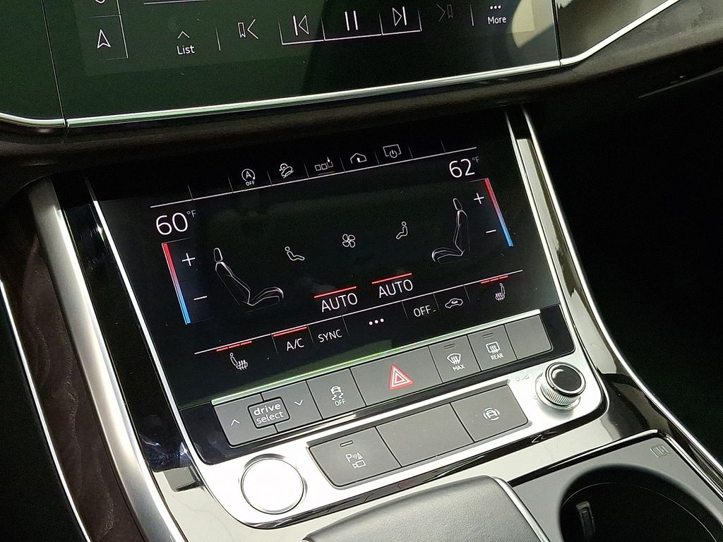 Thumbnail: 2020 Audi Q7 - 16