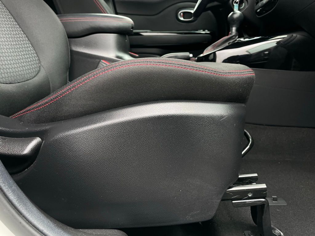 Thumbnail: 2016 Kia Soul - 28