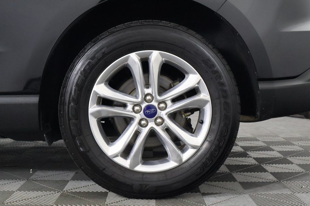 Thumbnail: 2016 Ford Edge - 16