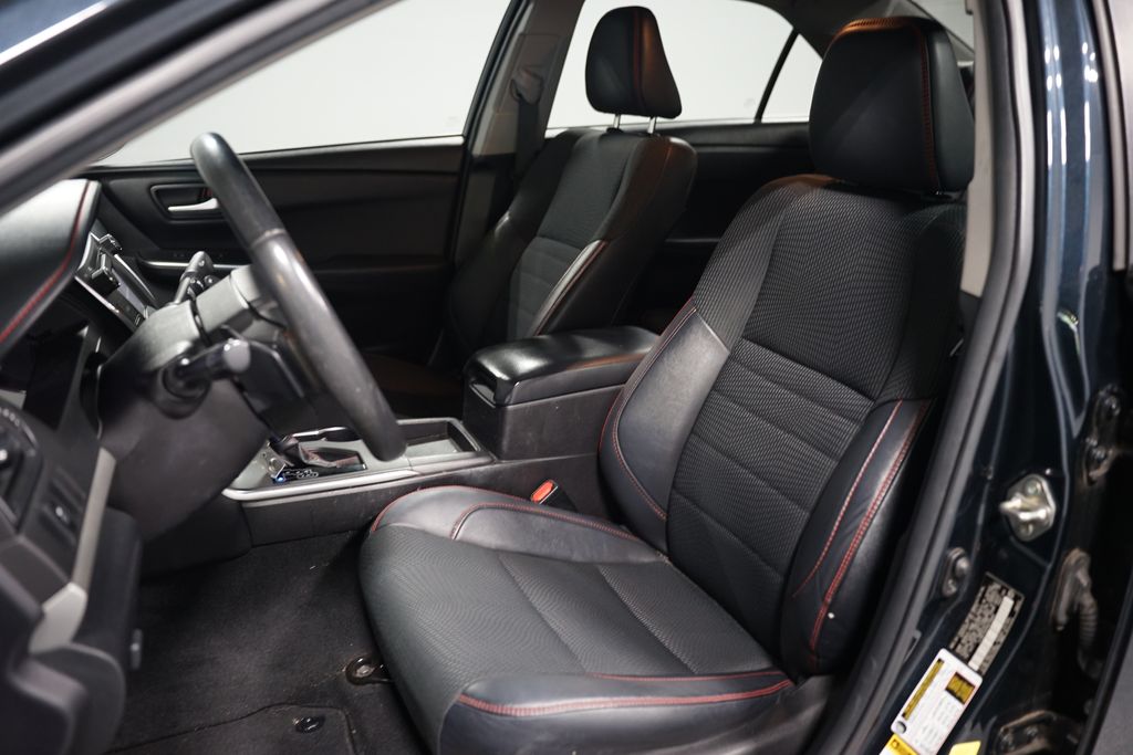 Thumbnail: 2017 Toyota Camry - 6