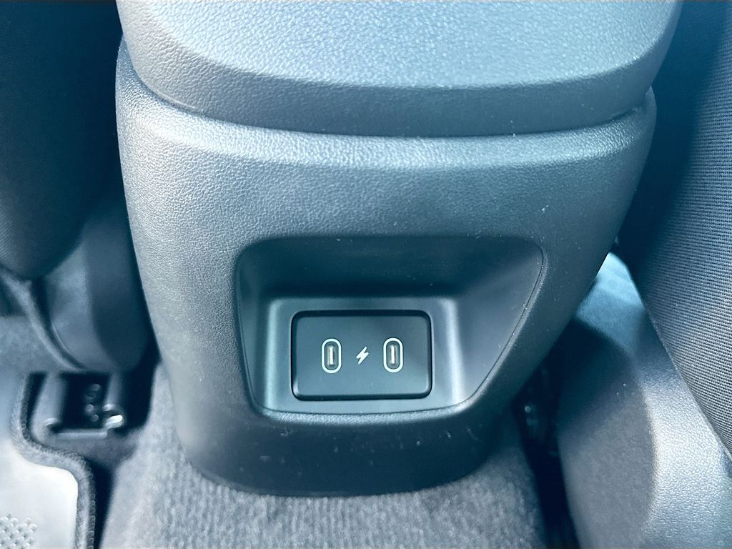 2025 Hyundai Elantra Blue 18