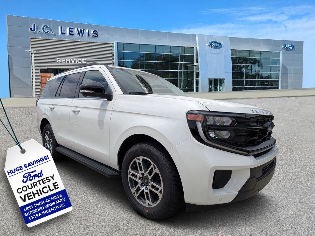2026 Ford Expedition Active's photo