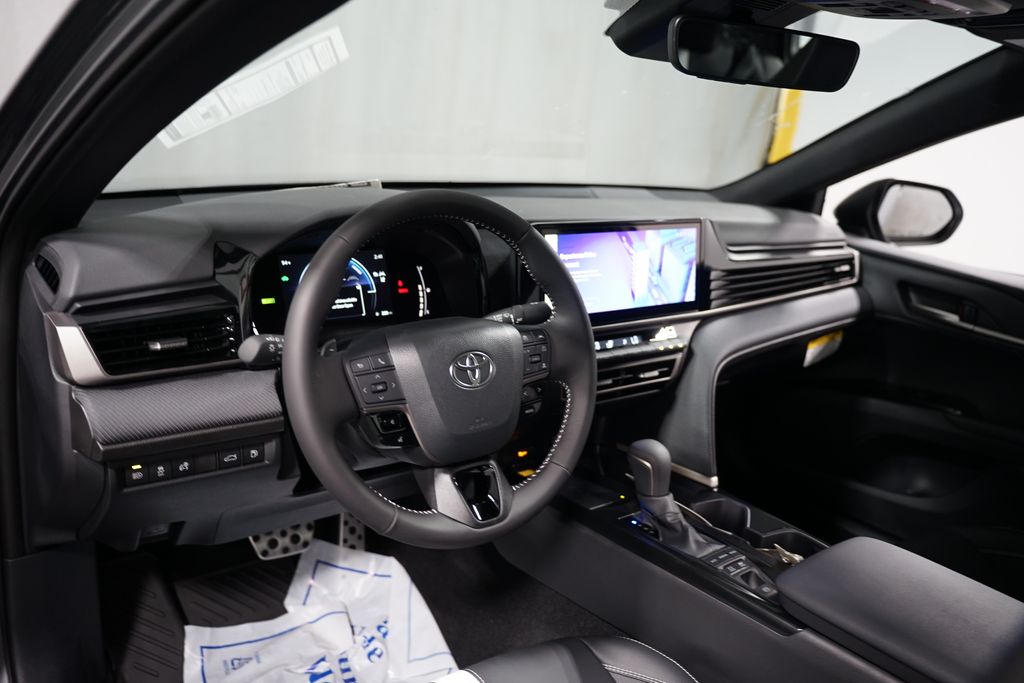 Thumbnail: 2025 Toyota Camry - 11
