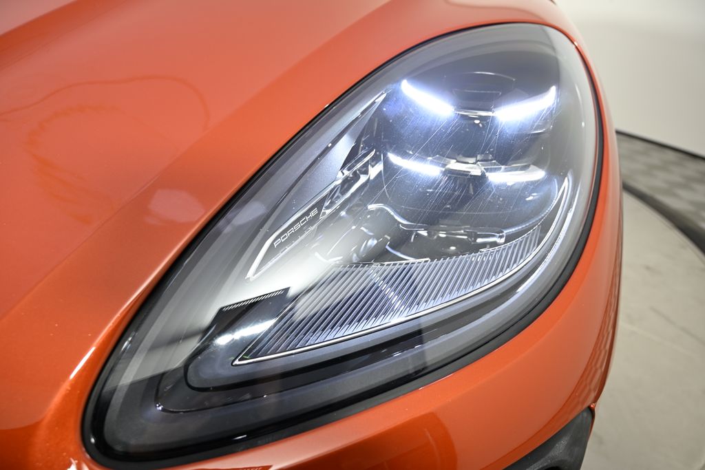 Thumbnail: 2024 Porsche Macan - 9