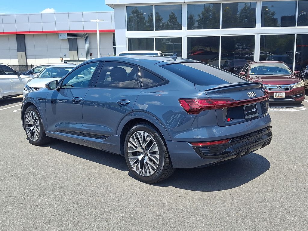 Thumbnail: 2024 Audi Q8 e-tron - 6