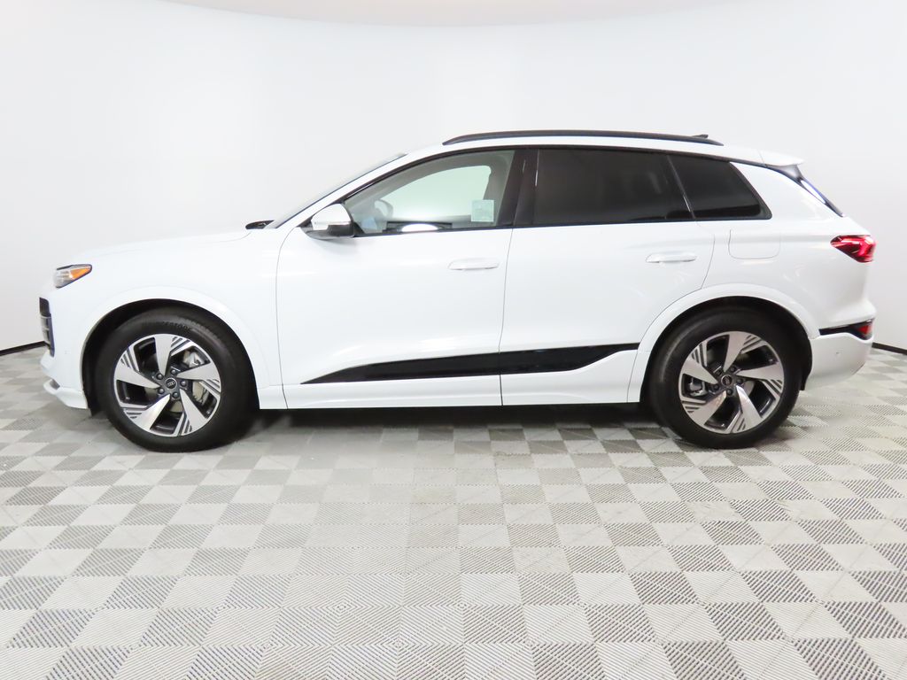 Thumbnail: 2025 Audi Q6 e-tron - 2