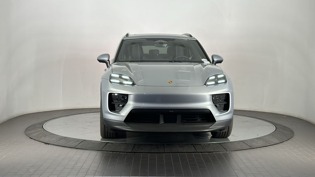 Thumbnail: 2025 Porsche Macan - 10
