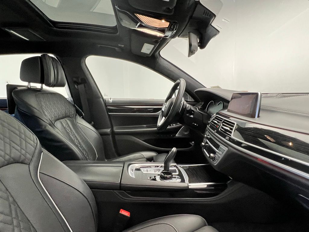 Thumbnail: 2019 BMW 7 Series - 6