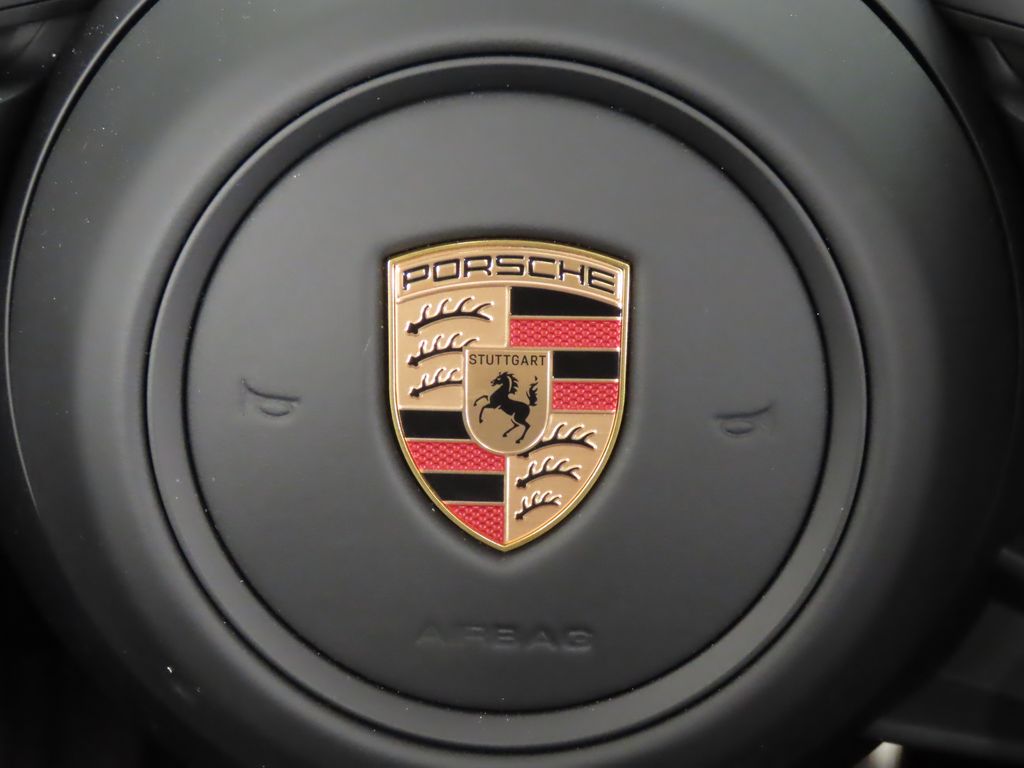 Thumbnail: 2025 Porsche Macan - 21