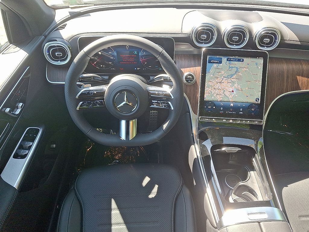 Thumbnail: 2025 Mercedes-Benz GLC - 8