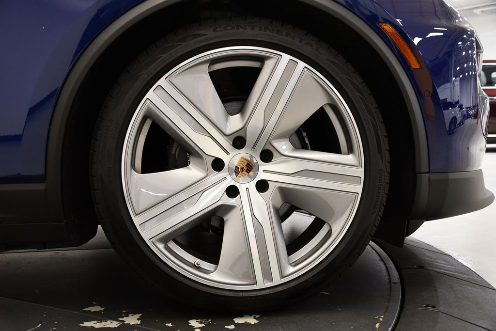 2024 Porsche Macan T 15