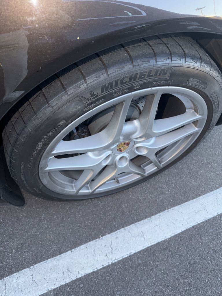 Thumbnail: 2010 Porsche 911 - 7