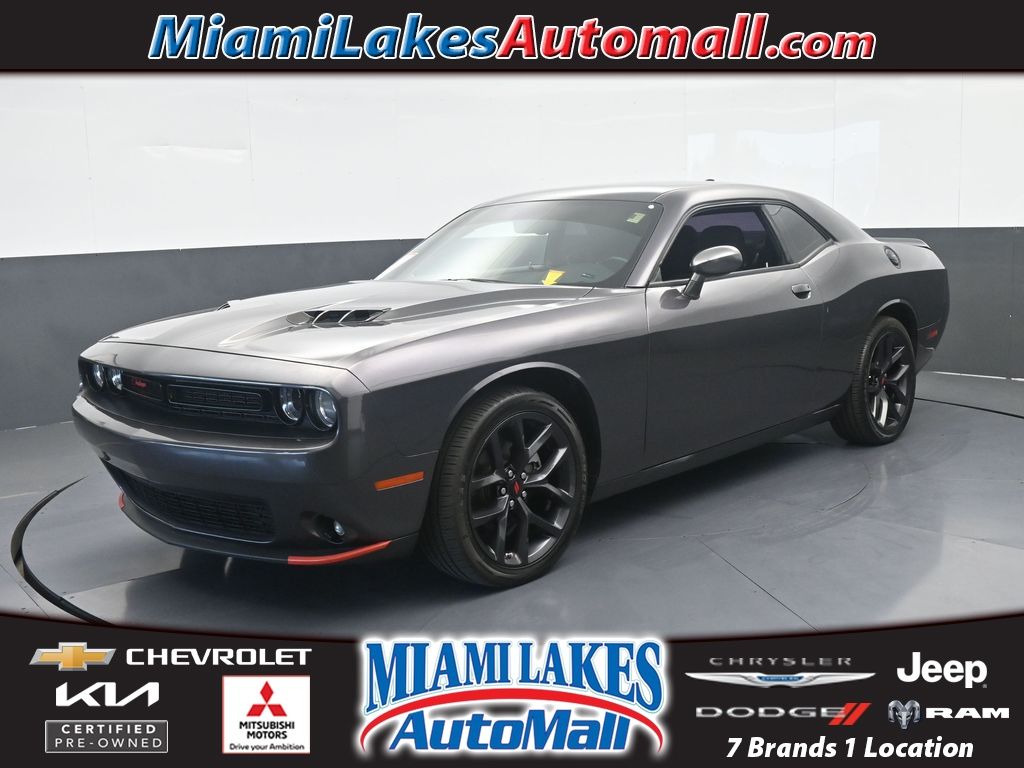 2022 Dodge Challenger SXT Auto's photo