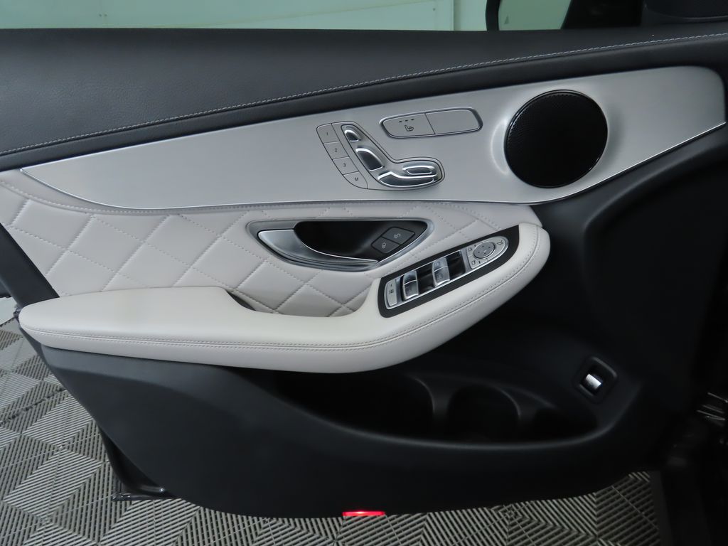 Thumbnail: 2020 Mercedes-Benz GLC - 24