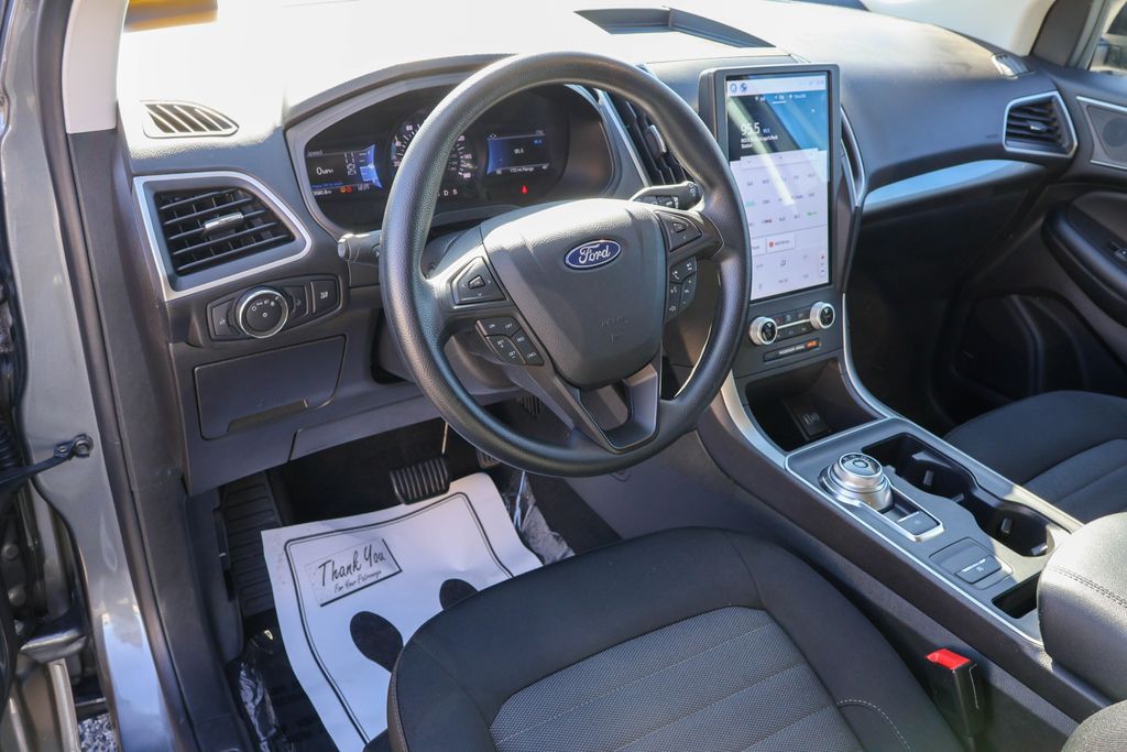 2022 Ford Edge SE 3