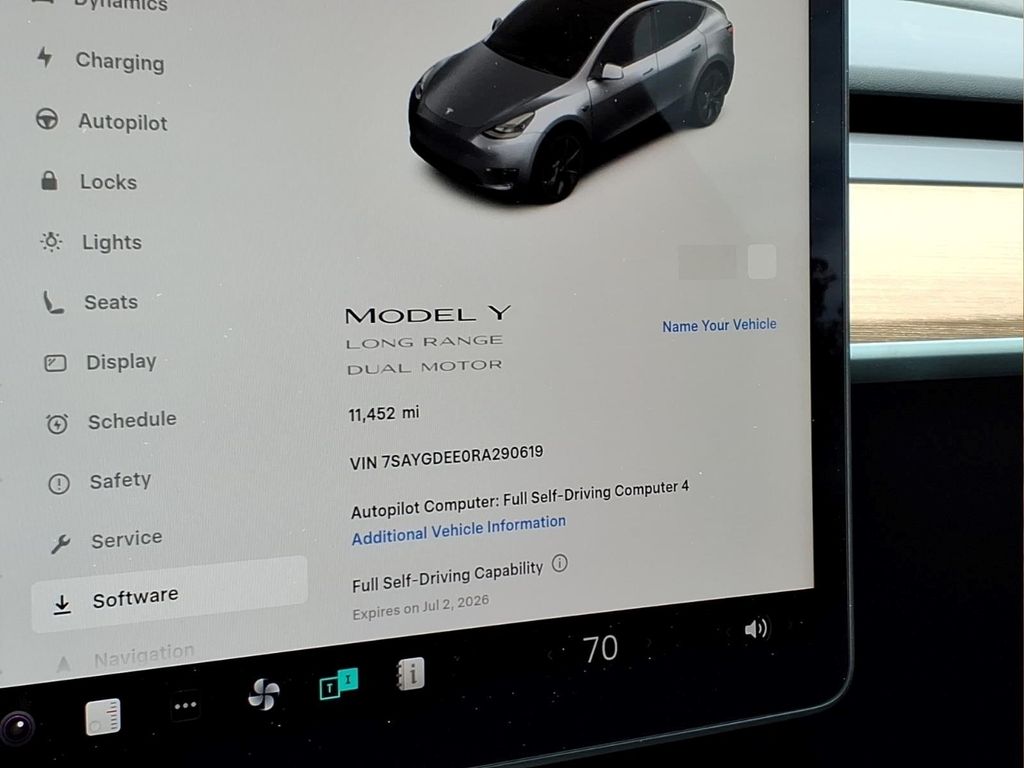 TeslaModel Y15