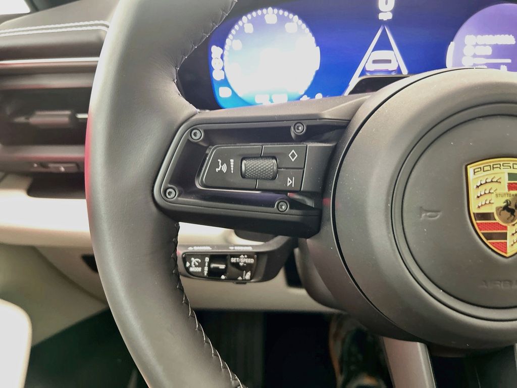 Thumbnail: 2026 Porsche Macan - 13