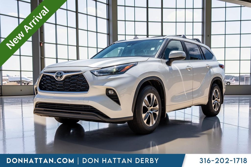 2023 Toyota Highlander XLE FWD