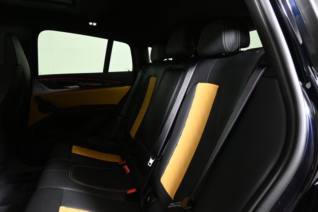 Thumbnail: 2023 BMW X4 - 4