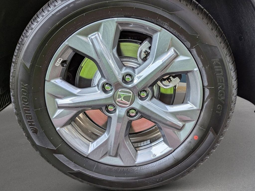 View vehicle photo 7