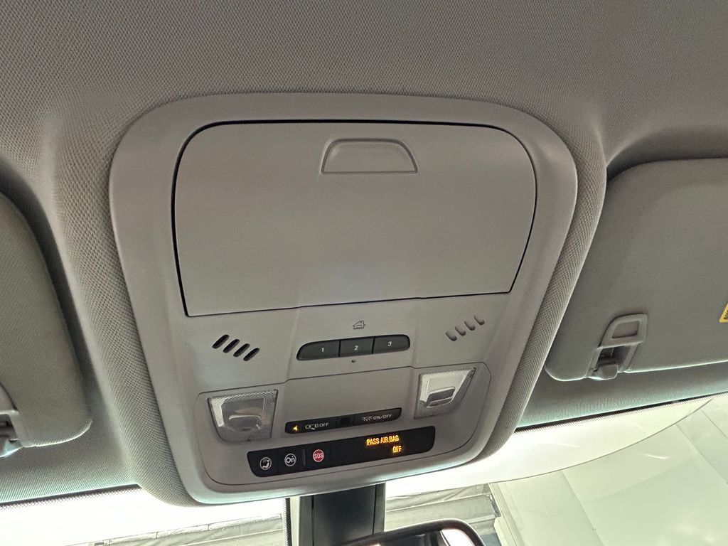 Used 2019 Kinetic Blue Metallic Chevrolet Base image 28