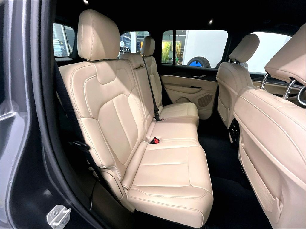 2024 Jeep Grand Cherokee — photo 16