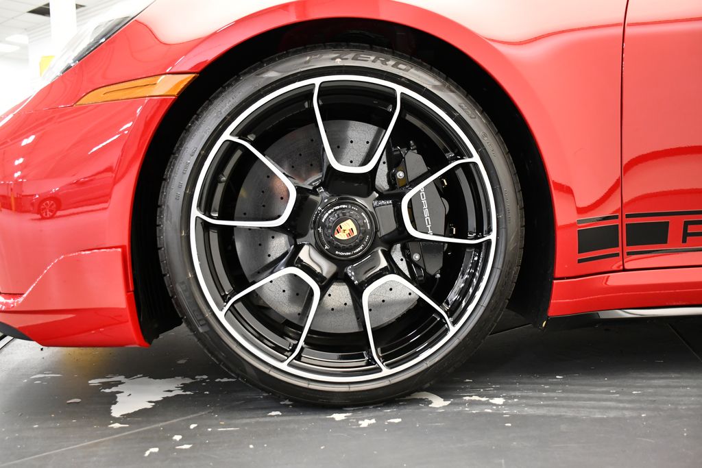 Thumbnail: 2025 Porsche 911 - 15