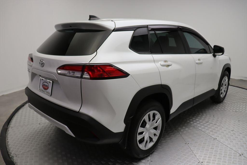 2022 Toyota Corolla Cross L 8