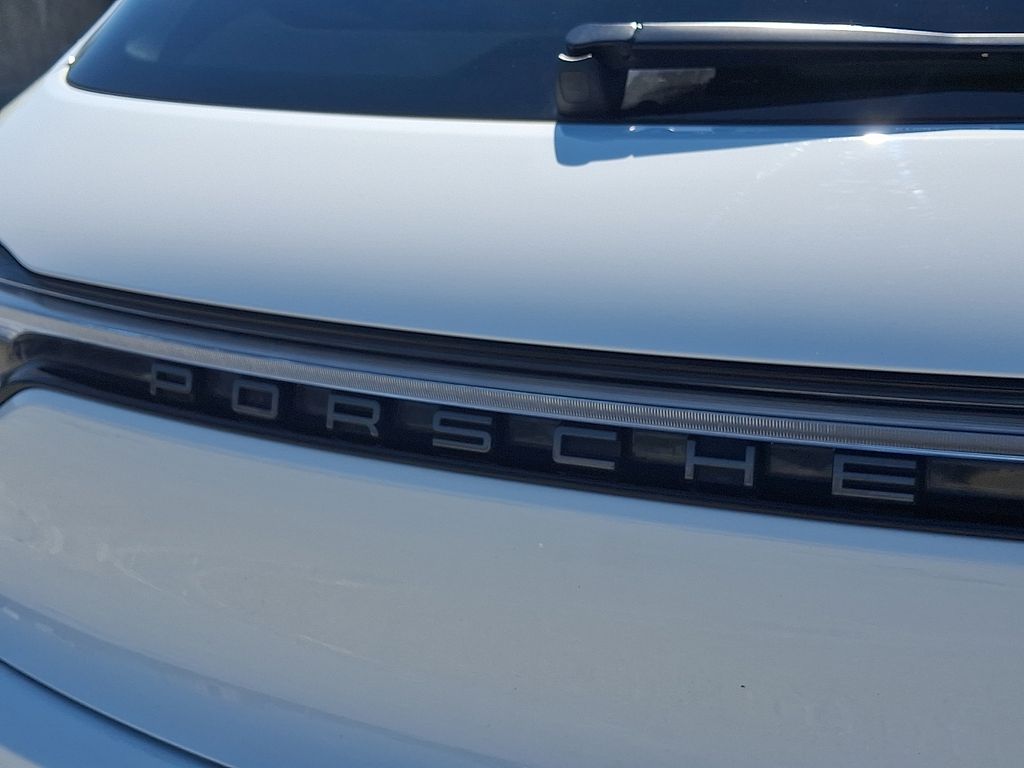 Thumbnail: 2023 Porsche Macan - 31