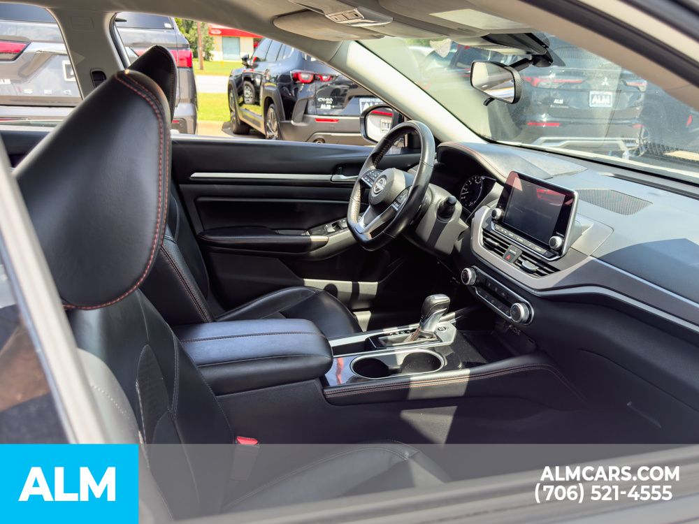 Used 2024 White Nissan 2.5 SR image 17
