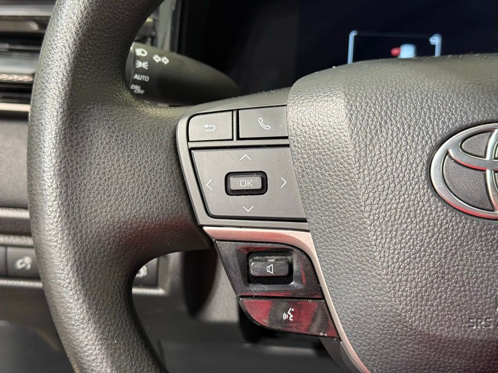 Thumbnail: 2025 Toyota Camry - 22