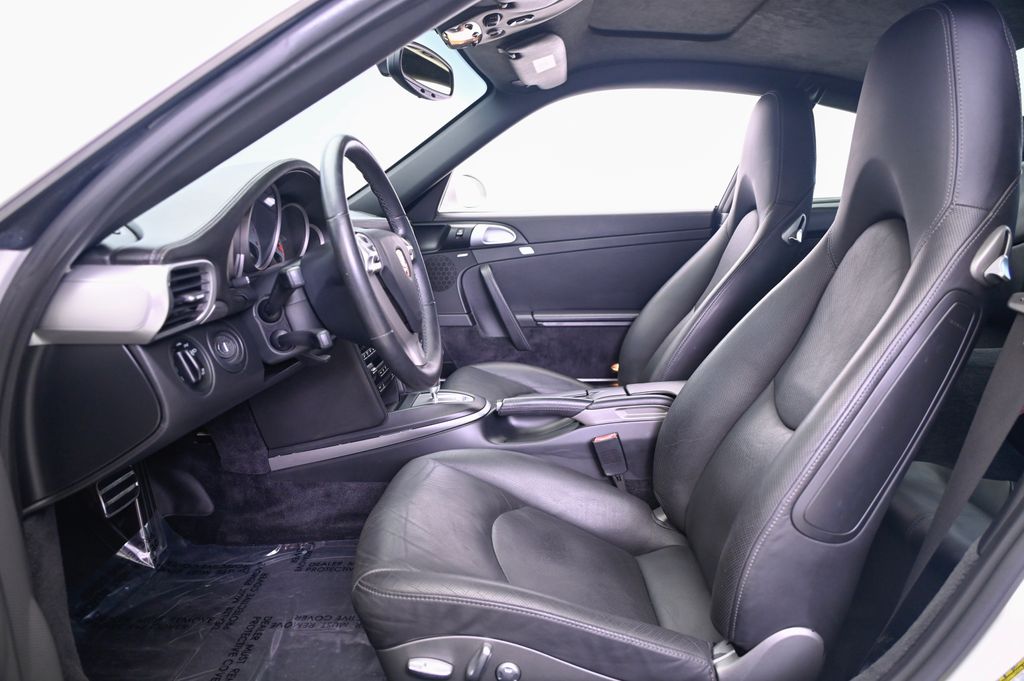 Thumbnail: 2009 Porsche 911 - 25