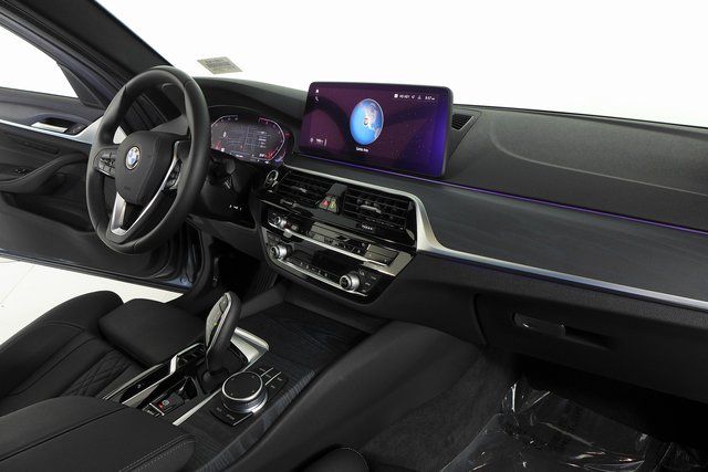 2022 BMW 5 Series 530i 13