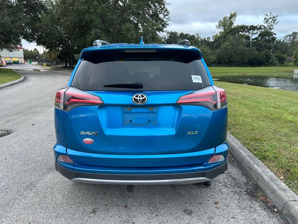 Thumbnail: 2018 Toyota RAV4 - 4