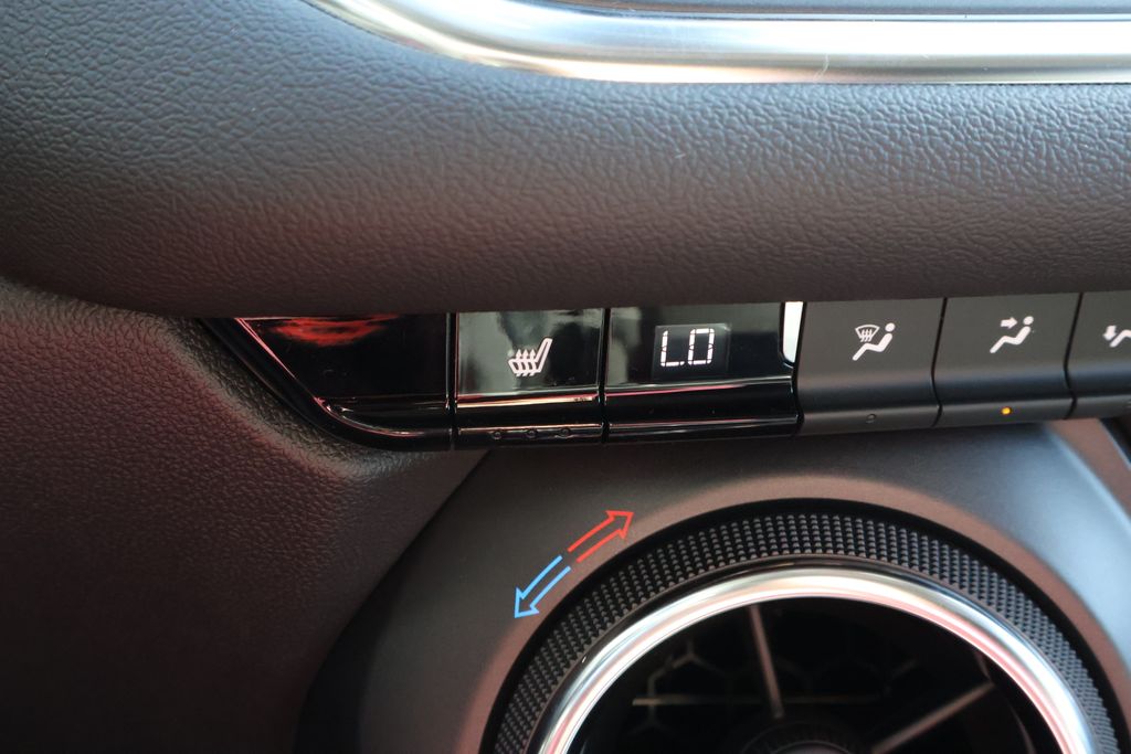 Thumbnail: 2025 Chevrolet Blazer - 27