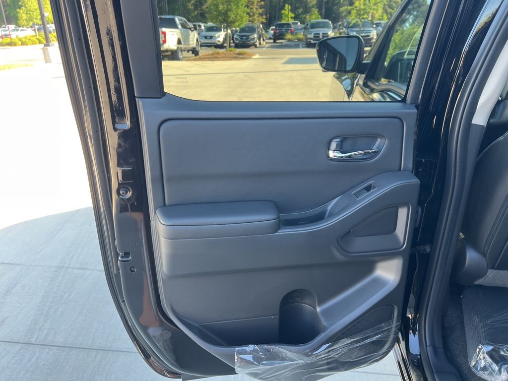 2025 Super Black Nissan Frontier SL RWD Truck