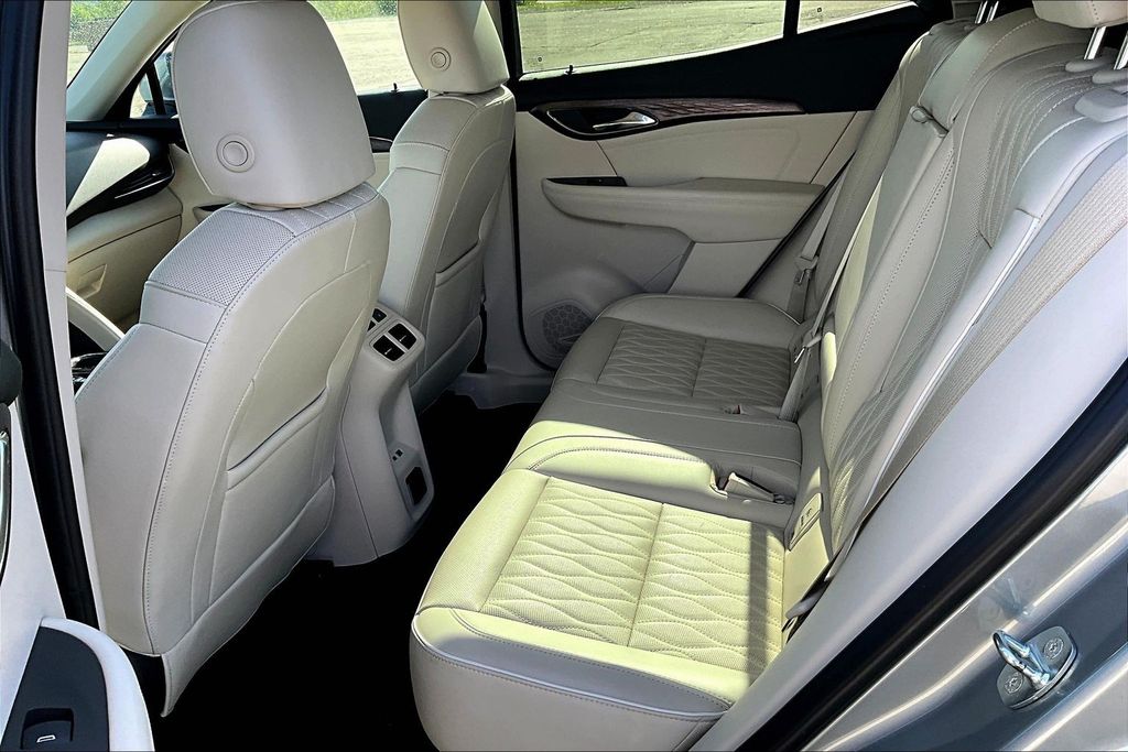 Used 2023 Buick Envision SUV