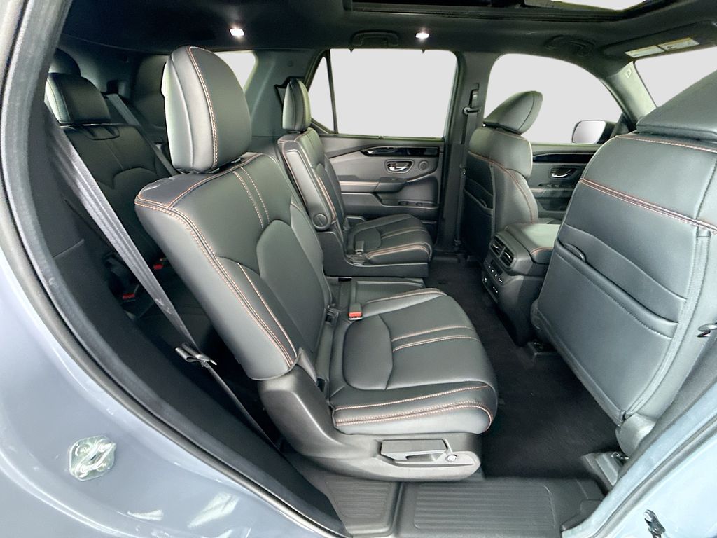Thumbnail: 2025 Honda Pilot - 22