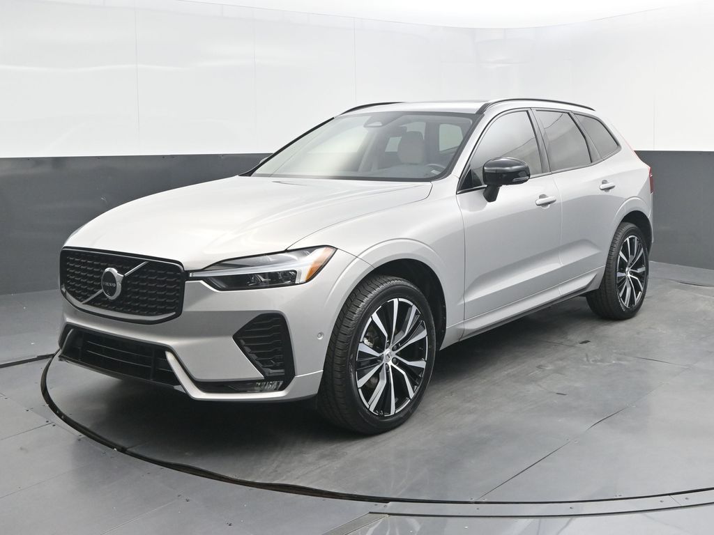2024 Volvo XC60 B5 Plus Dark Theme AWD