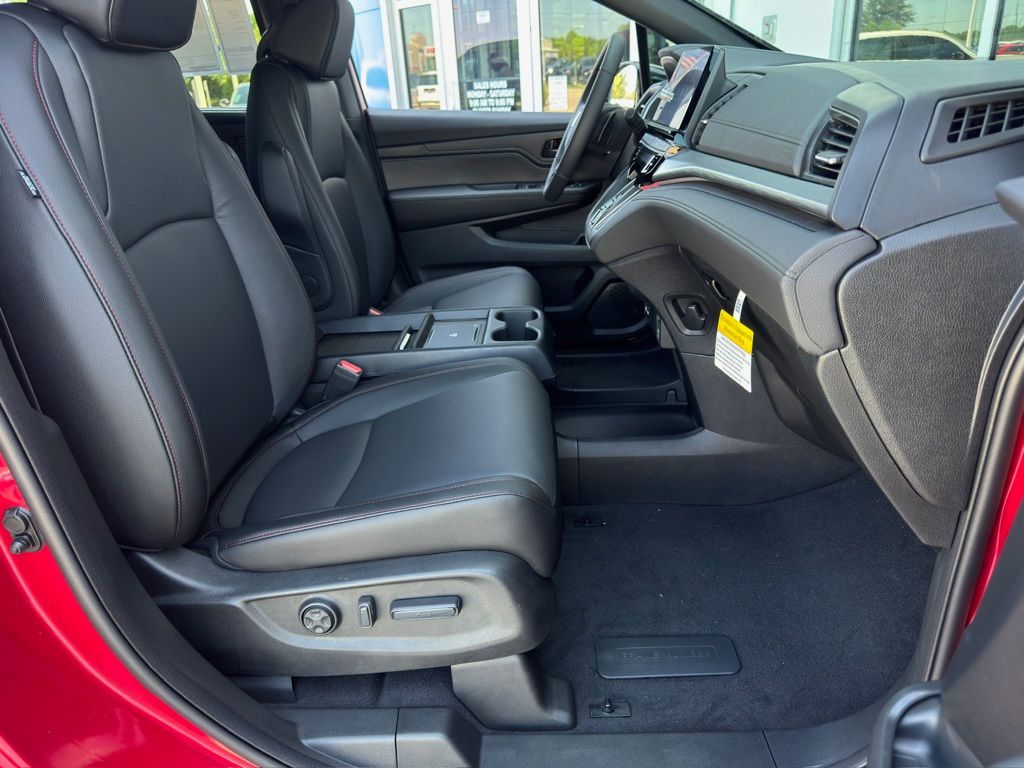 2026 Honda Odyssey Sport-L Red at Community Honda
