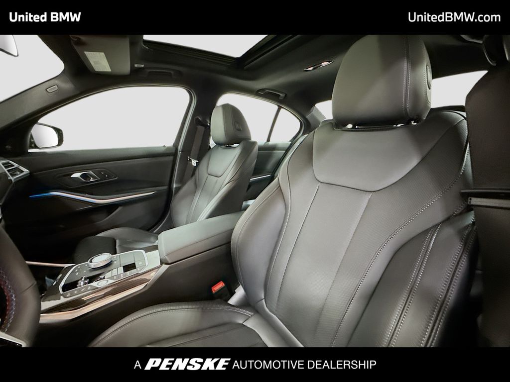 Thumbnail: 2026 BMW 3 Series - 5