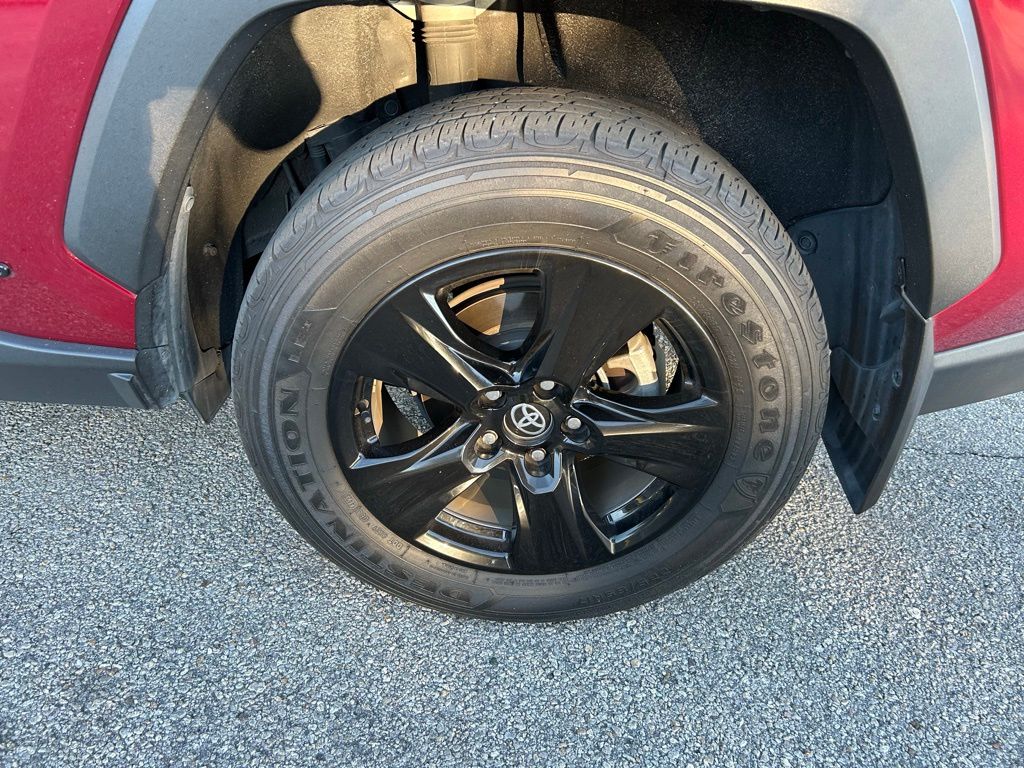 Thumbnail: 2024 Toyota RAV4 - 9