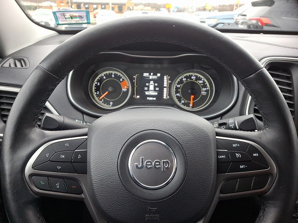 Thumbnail: 2019 Jeep Cherokee - 19