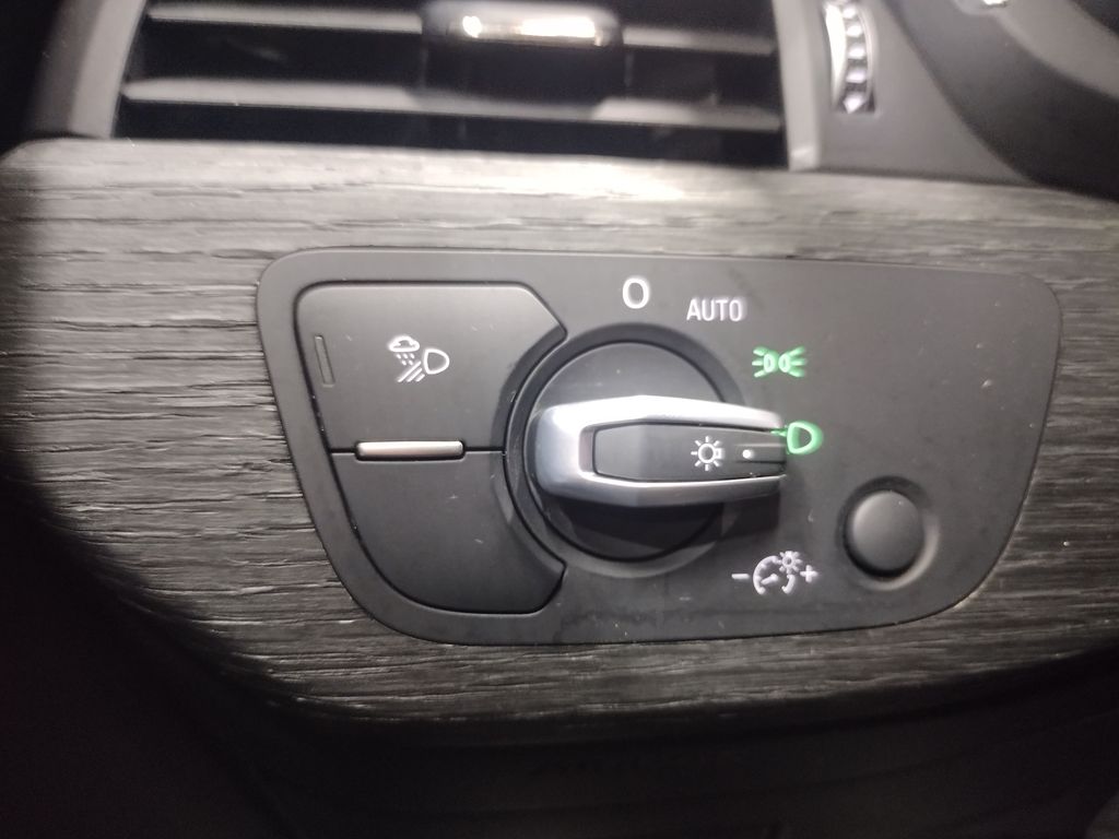 2022 Audi A4 45 S line Premium Plus