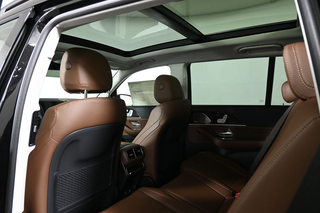 Thumbnail: 2026 Mercedes-Benz GLS - 28