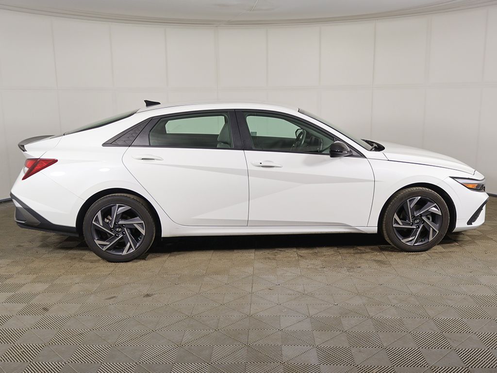 Certified Used 2025 White Hyundai SEL Sport image 13
