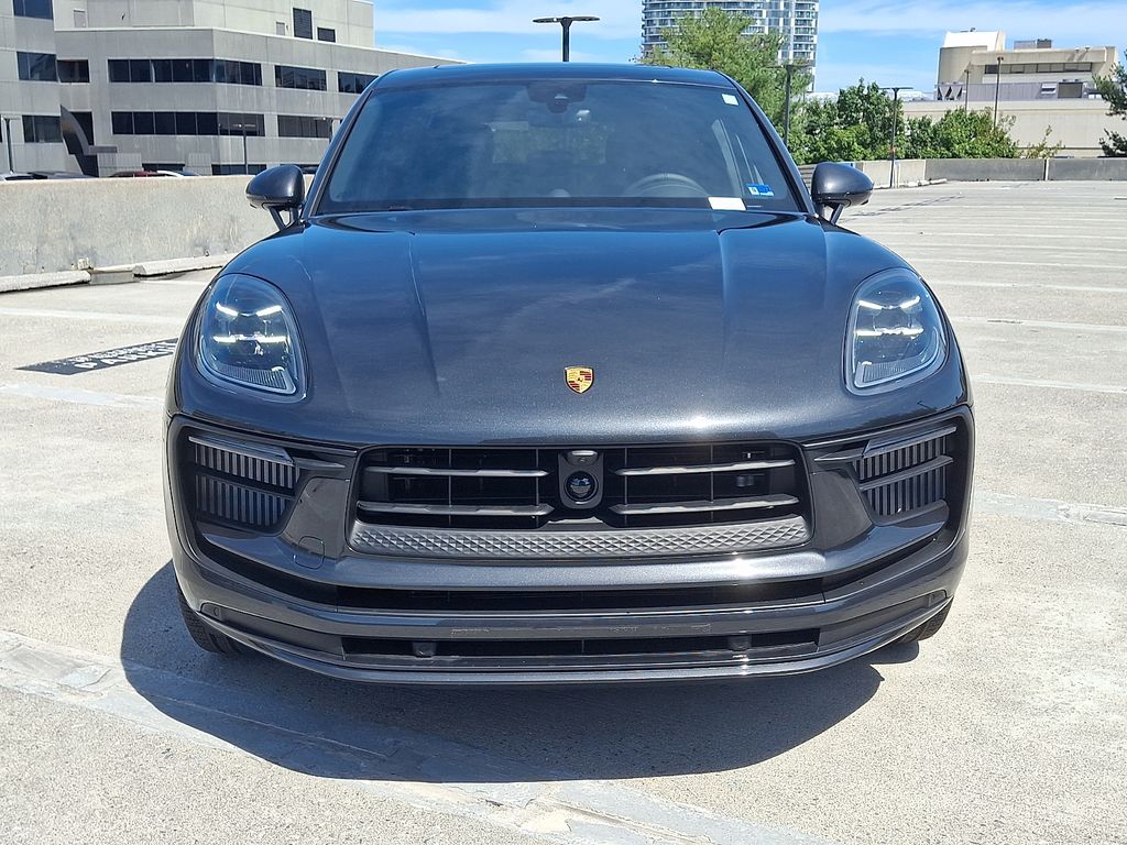 Thumbnail: 2026 Porsche Macan - 6